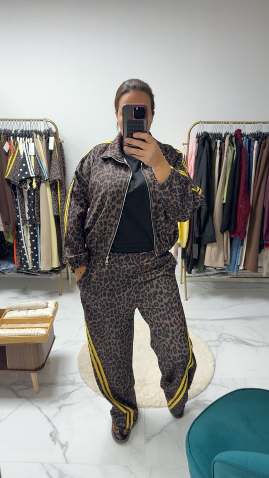 Ensemble léopard avec veste